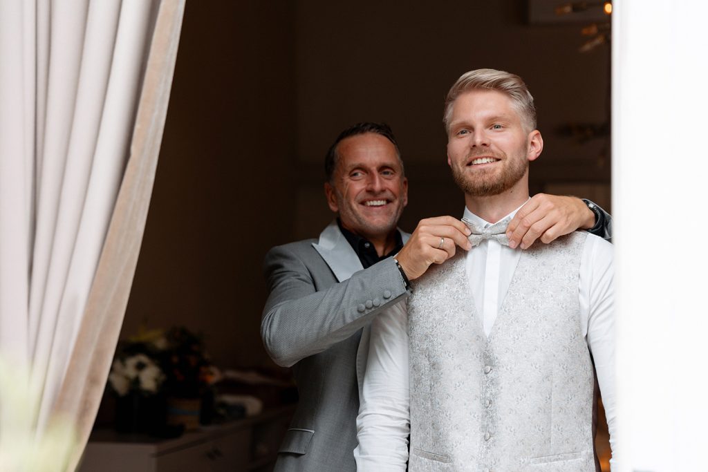 wedding photographer in Europe getting ready