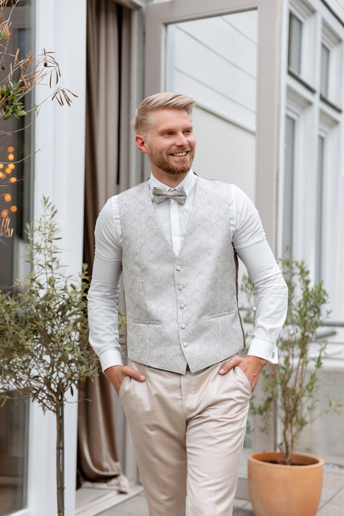 wedding photographer in Europe groom suit love