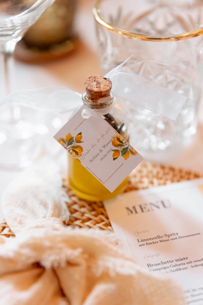 wedding photographer in Europe details lash geschenk