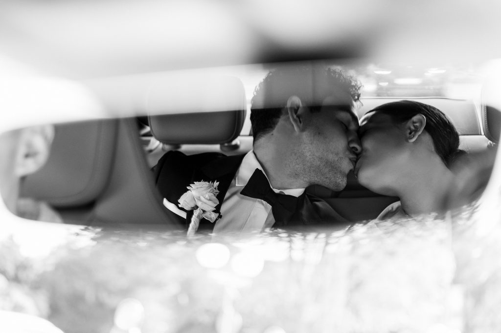 kiss in the car