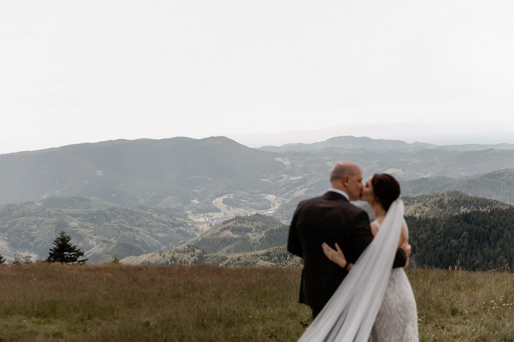 luxury wedding couple Italy Lake Como elegant portrait hochzeit