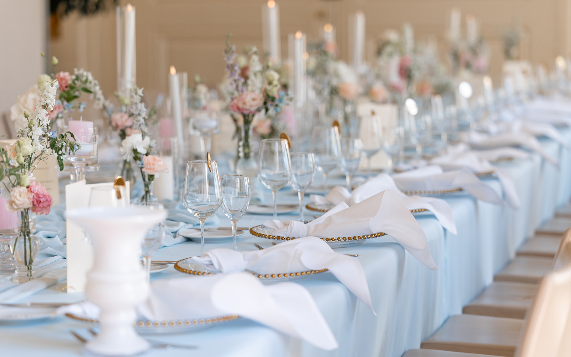 romantic wedding dinner decoration candles flowers