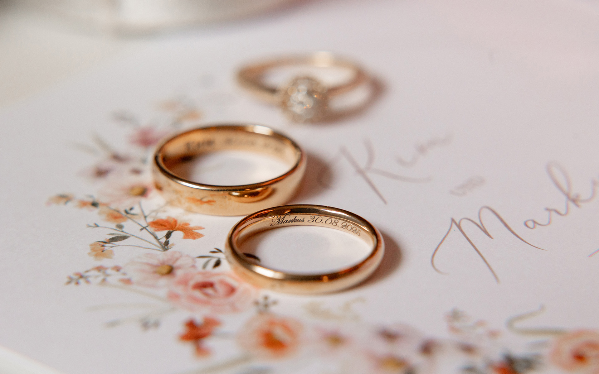 wedding rings detail close up elegant photography deko